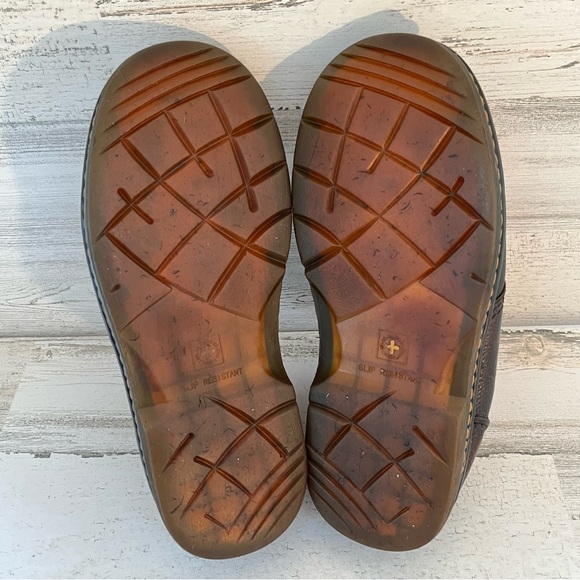 Dr. Martens Sussex 3 EyeChukka Boots In Brown Size 9 Men, 10 Women